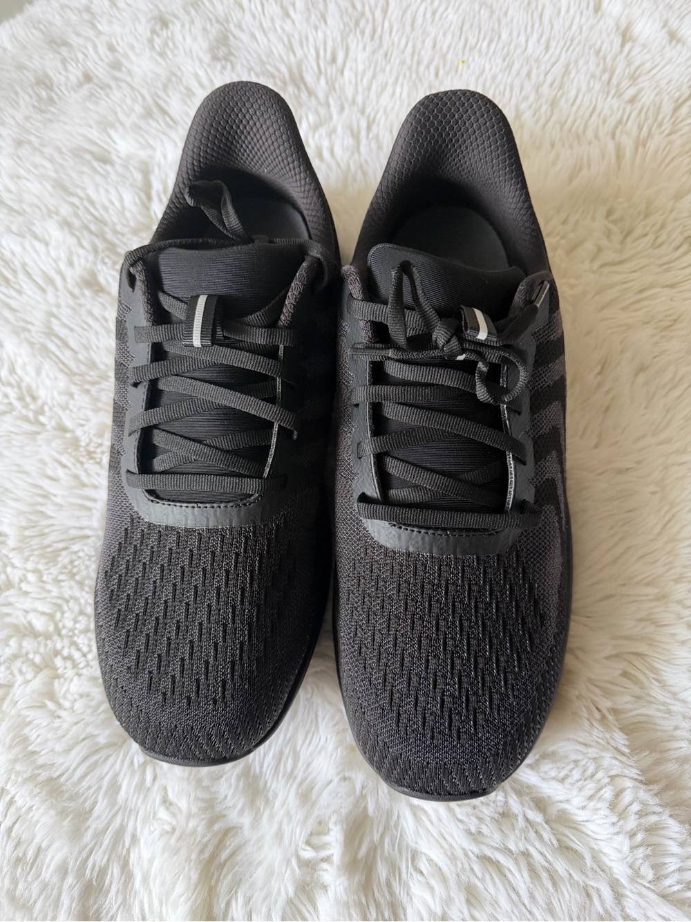 Men's Black sneakers orthofeet size 10.5